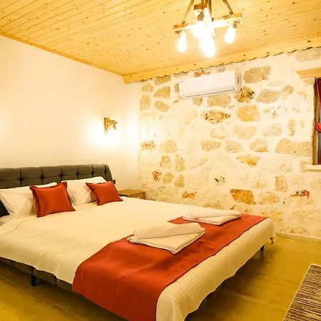 Villa Su Yolu *